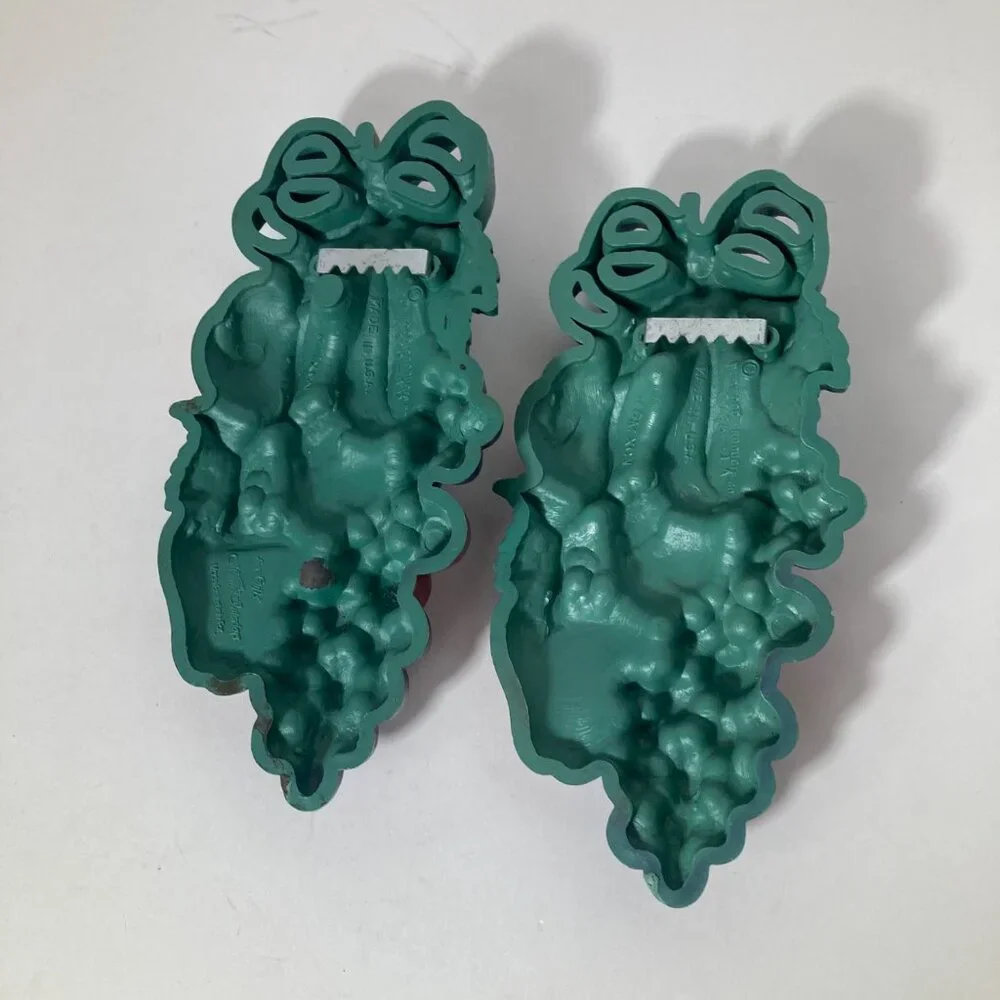 2- 1995 Vintage Burwood Fruit Wall Hangers‎ Grapes Cherries Apple 8.5 x 4
